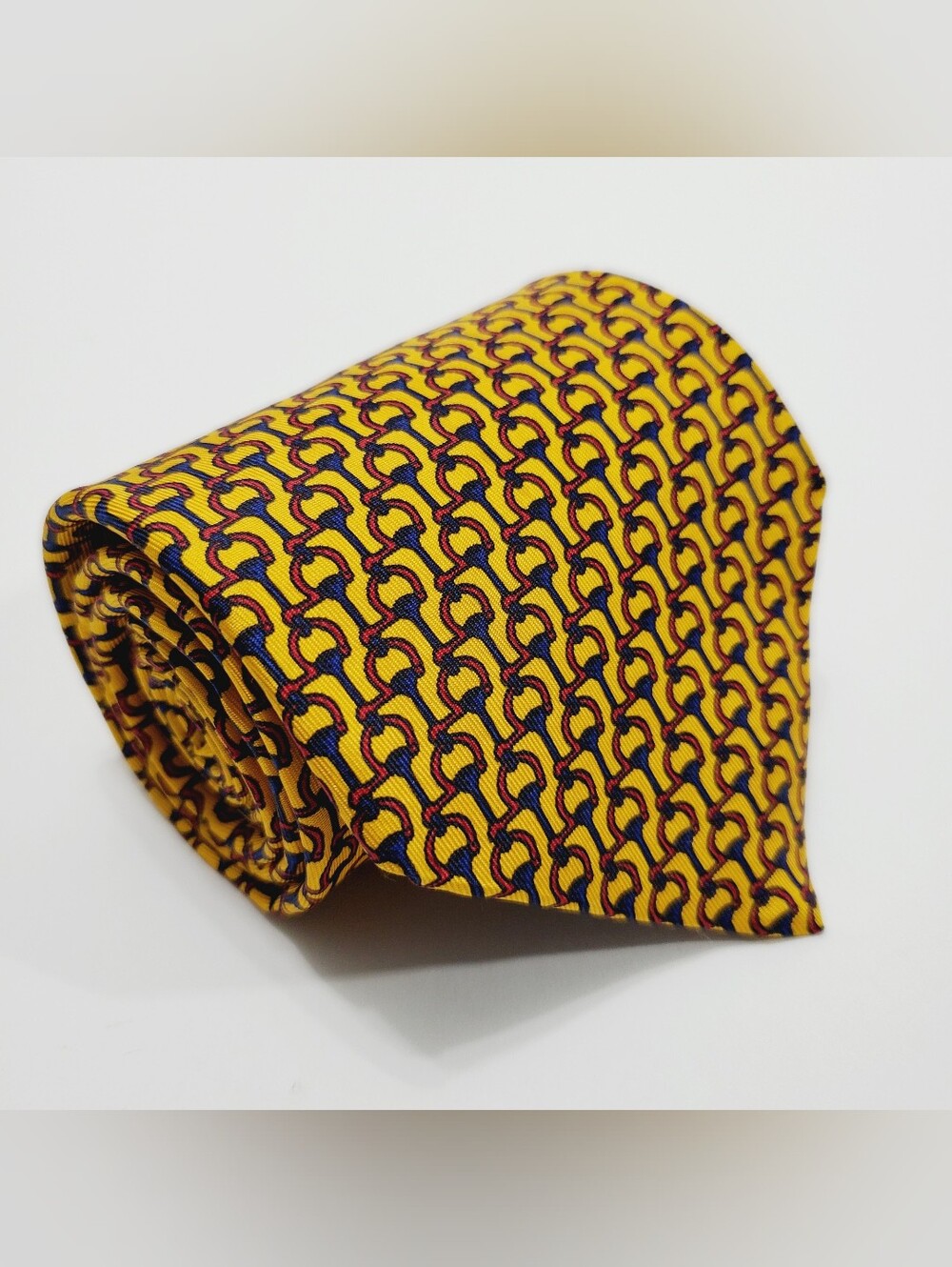 Brooks Brothers Makers Men's Silk Neck Tie Gold Geometric Pattern 56x3.75"